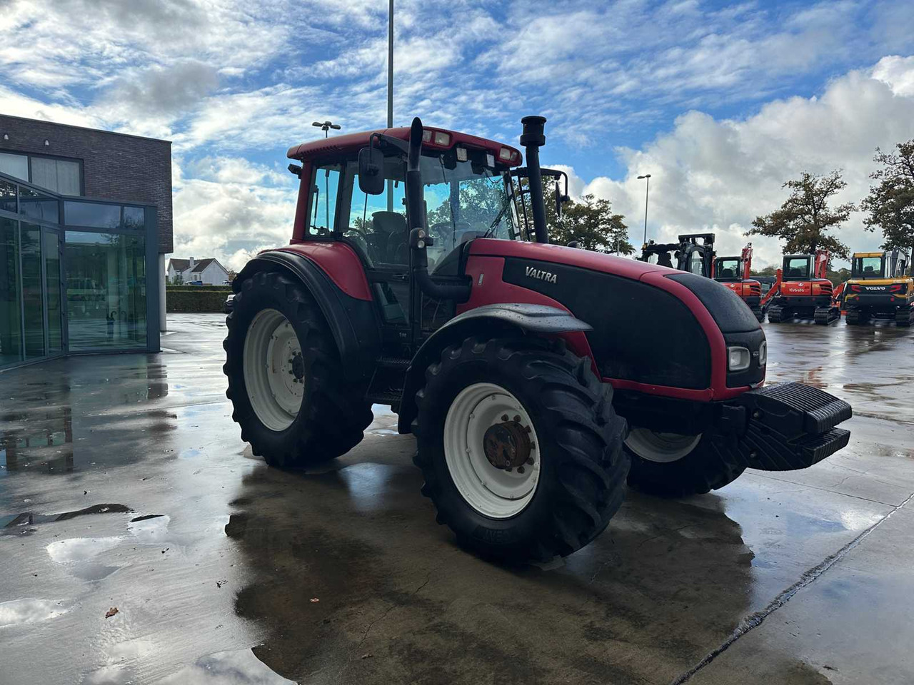 Valtra T150 - Трактор: слика 3 Valtra T150 - Трактор: слика 3