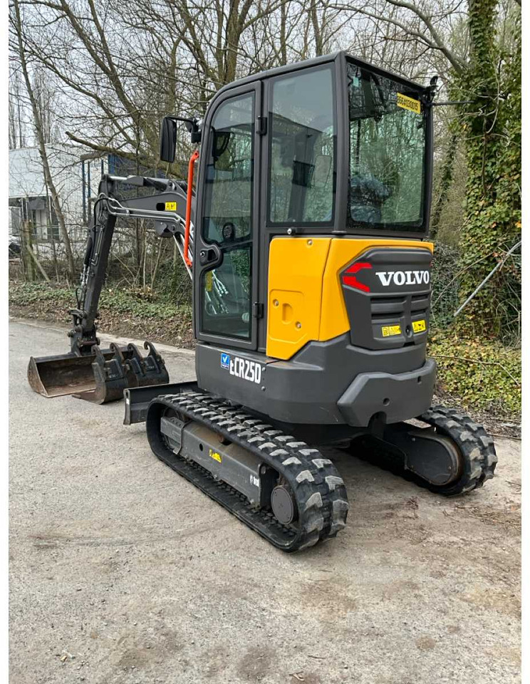 Volvo ECR25D - Мини багер: слика 4 Volvo ECR25D - Мини багер: слика 4