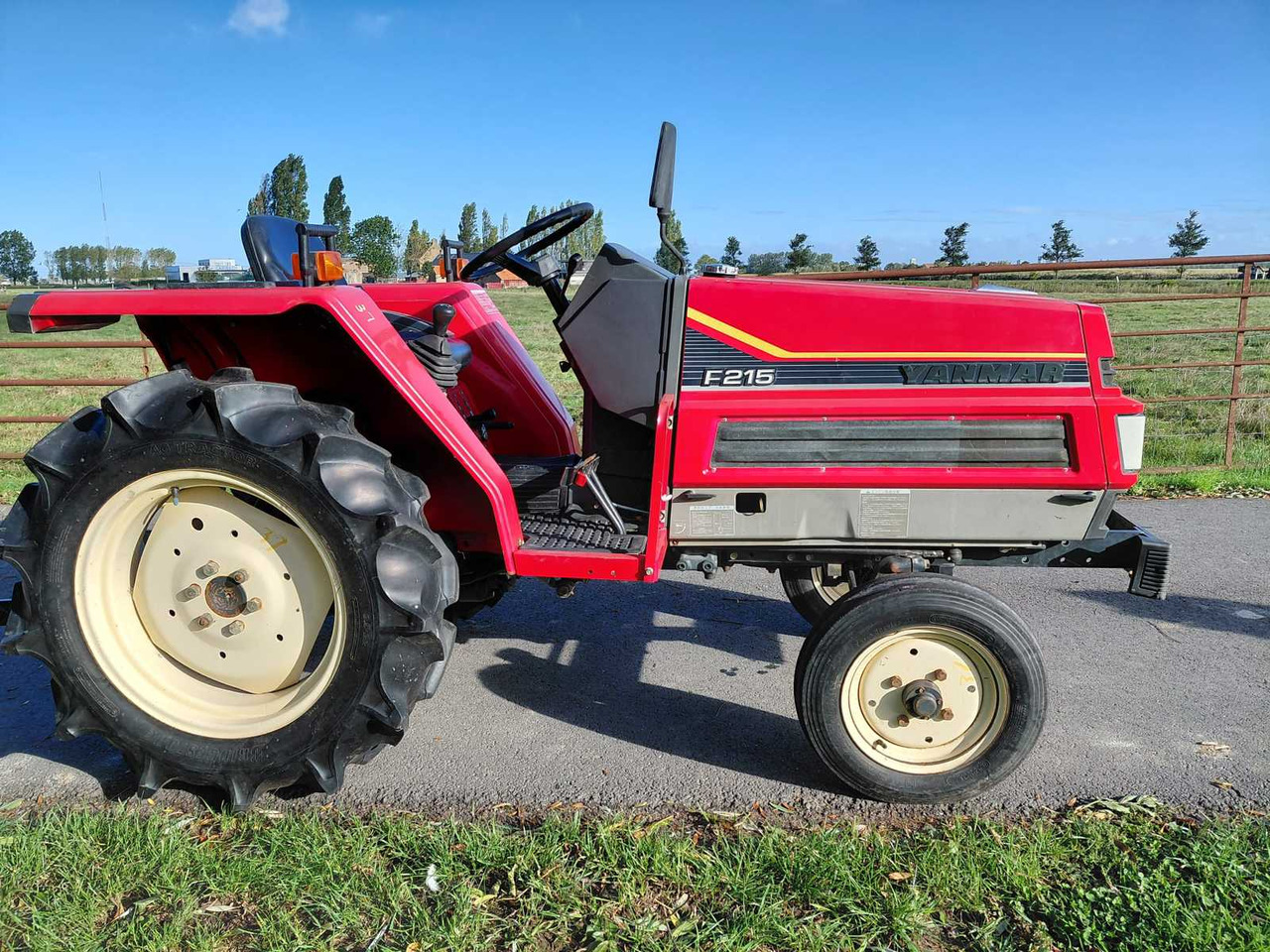 Yanmar F125 - Мини трактор: слика 3 Yanmar F125 - Мини трактор: слика 3