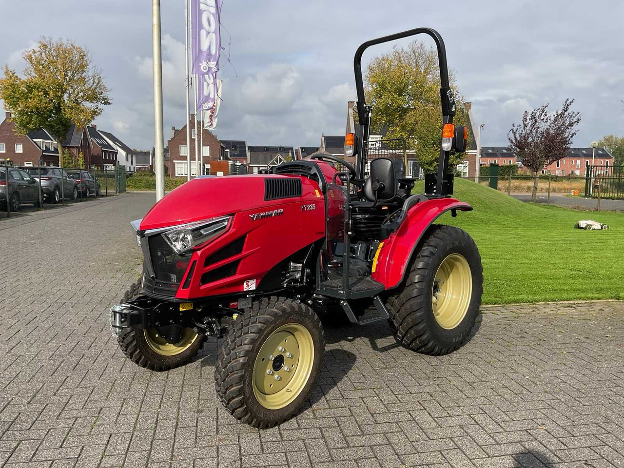 Yanmar YT235 - Мини трактор: слика 1 Yanmar YT235 - Мини трактор: слика 1