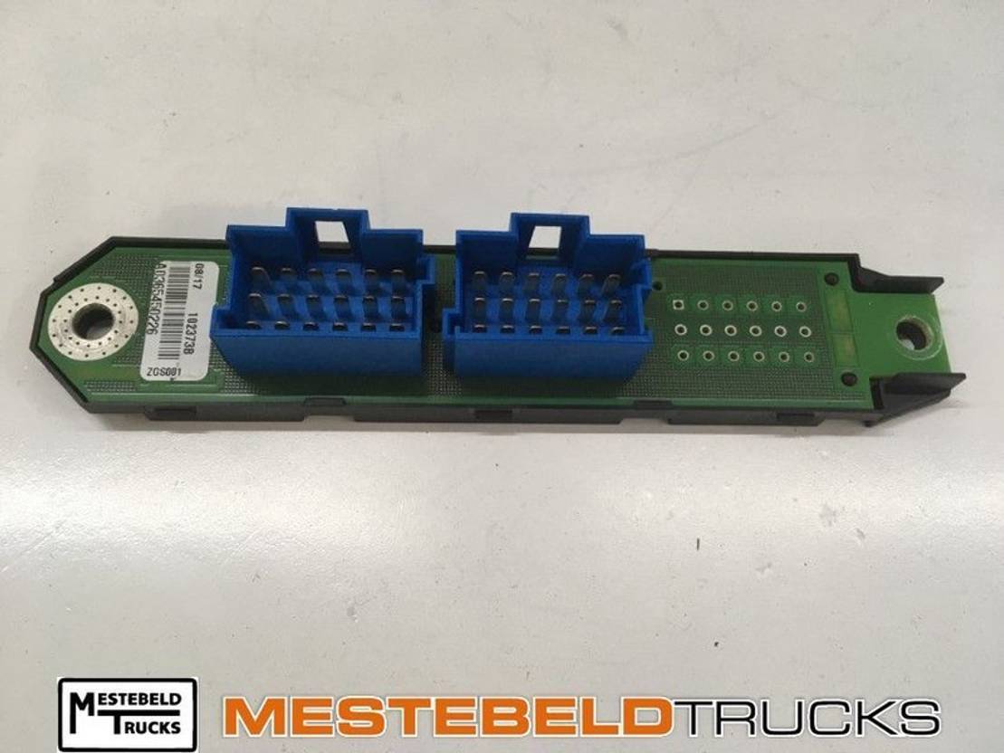 Mercedes Benz Elektrische koppeling - Електричен систем за Камион: слика 1 Mercedes Benz Elektrische koppeling - Електричен систем за Камион: слика 1