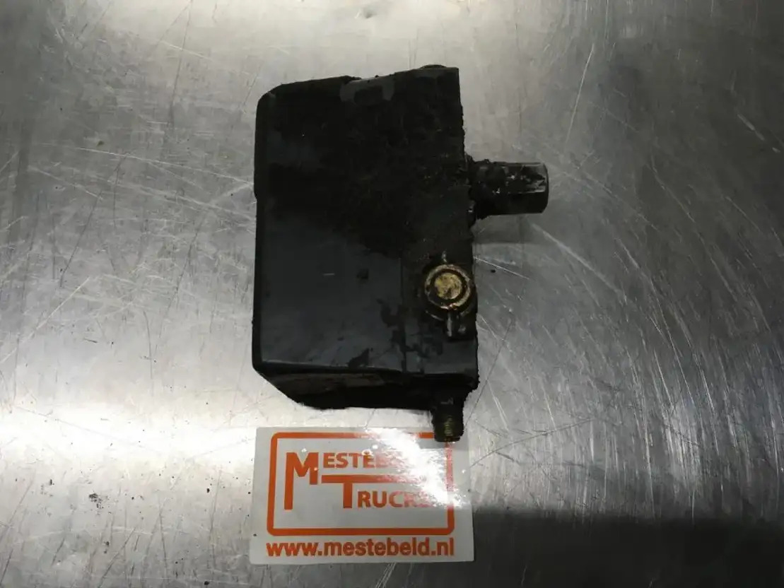 Renault C abinekantelpomp - Кабина и ентериер за Камион: слика 1 Renault C abinekantelpomp - Кабина и ентериер за Камион: слика 1