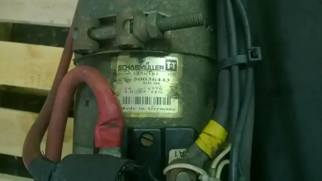 Volvo Hydr. unit voor laadklep en hefsysteem - Хидраулика за Камион: слика 1 Volvo Hydr. unit voor laadklep en hefsysteem - Хидраулика за Камион: слика 1