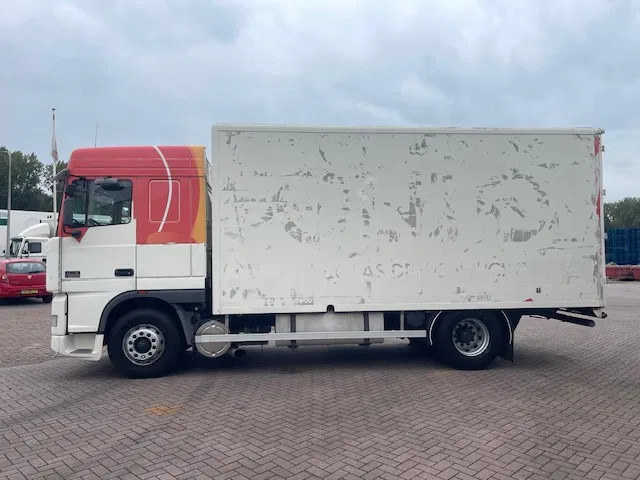 DAF XF 95.380 Euro 2 Manual-Gear - Камион сандучар: слика 3 DAF XF 95.380 Euro 2 Manual-Gear - Камион сандучар: слика 3