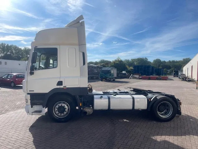 DAF CF 85.410 Automatic 2 Tanks - Камион влекач: слика 4 DAF CF 85.410 Automatic 2 Tanks - Камион влекач: слика 4