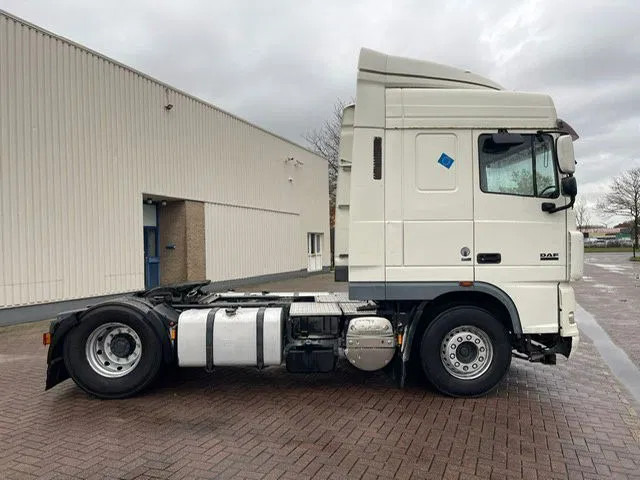 DAF XF 105.410 Euro 5 Automatic Retarder - Камион влекач: слика 2 DAF XF 105.410 Euro 5 Automatic Retarder - Камион влекач: слика 2