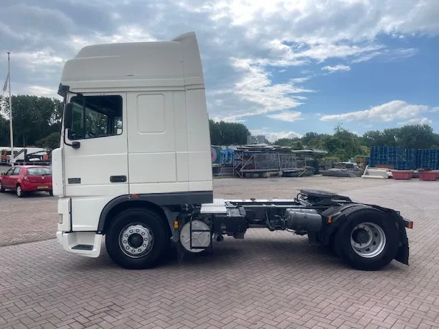 DAF XF 95.480 Euro 2 Manual-gear - Камион влекач: слика 4 DAF XF 95.480 Euro 2 Manual-gear - Камион влекач: слика 4