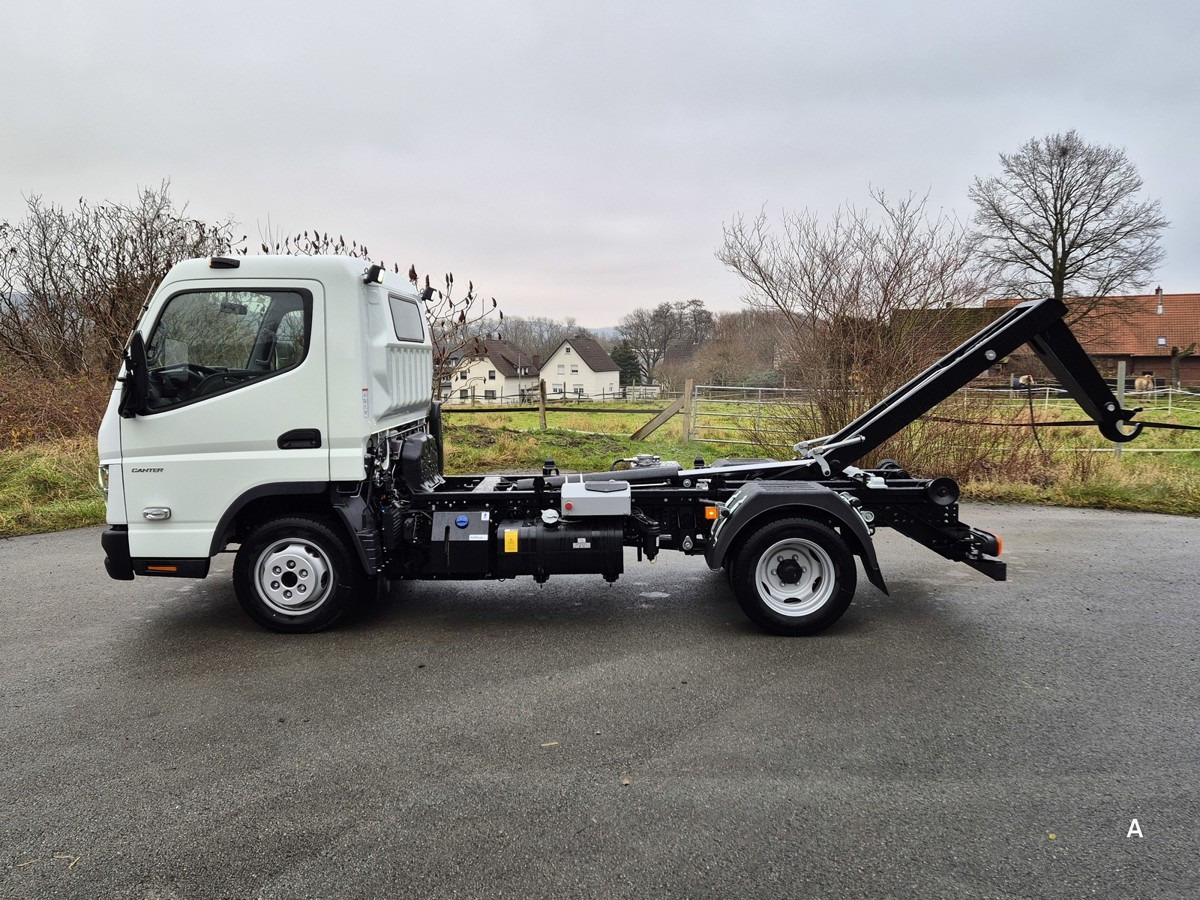 FUSO 3C15 Duonic Aut.City Abrollkipper AHK 3.5T - Камион со кука за подигање: слика 3 FUSO 3C15 Duonic Aut.City Abrollkipper AHK 3.5T - Камион со кука за подигање: слика 3
