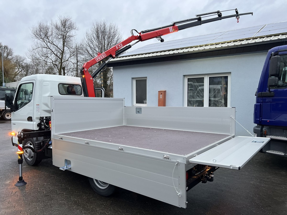 FUSO 3S15 Alu Pritsche 2.80m Ladekran Funk! sofort ve - Камион со платформа, Камион со кран: слика 1 FUSO 3S15 Alu Pritsche 2.80m Ladekran Funk! sofort ve - Камион со платформа, Камион со кран: слика 1
