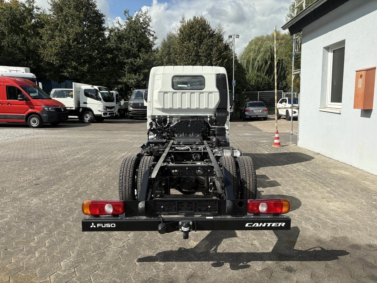 FUSO 3S15 Fahrgestell 2500 Nebenantrieb - Камион со кабинска шасија: слика 4 FUSO 3S15 Fahrgestell 2500 Nebenantrieb - Камион со кабинска шасија: слика 4