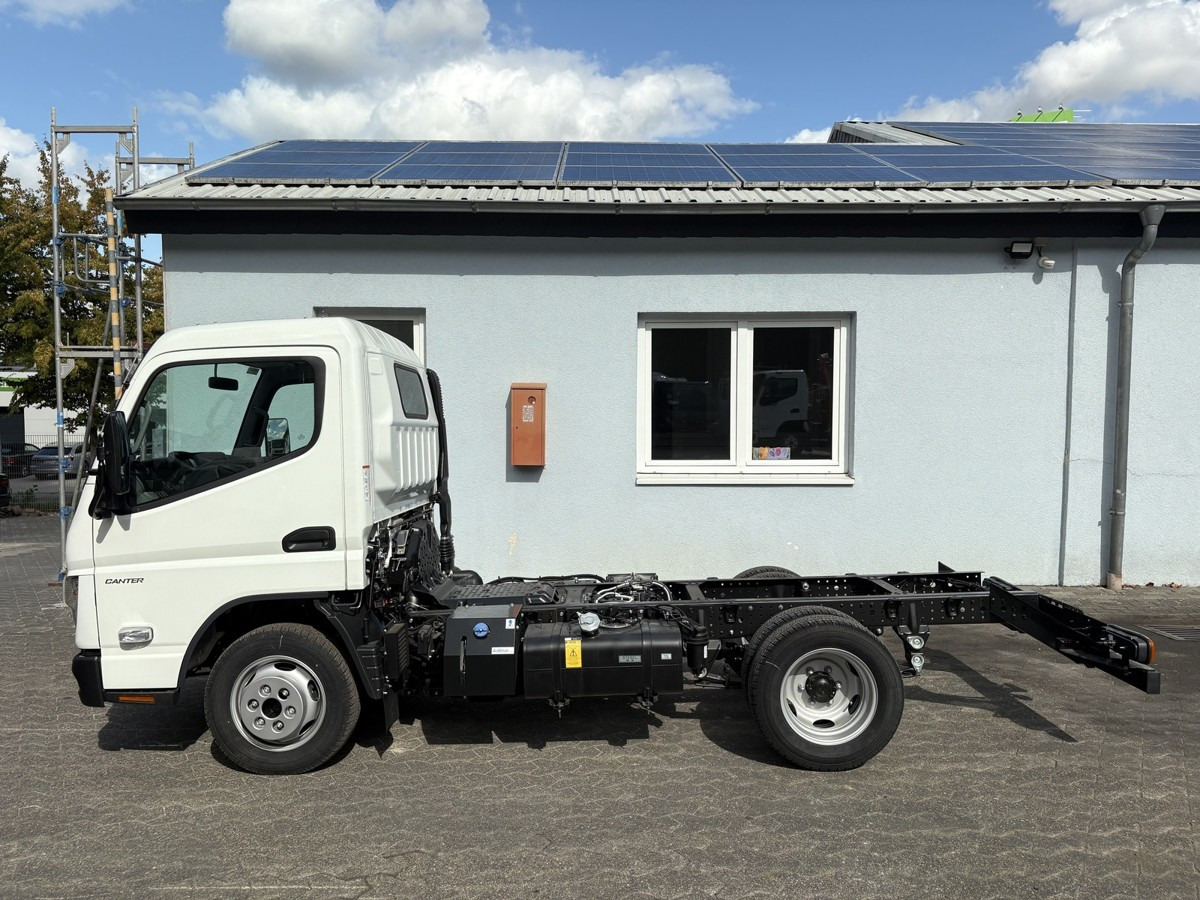 FUSO 3S15 Fahrgestell 2500 Nebenantrieb - Камион со кабинска шасија: слика 2 FUSO 3S15 Fahrgestell 2500 Nebenantrieb - Камион со кабинска шасија: слика 2