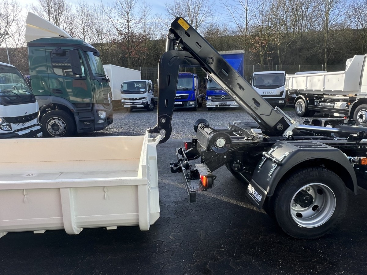 Нов Камион со кука за подигање FUSO Canter FUSO 7C18 City Abrollkipper: слика 7