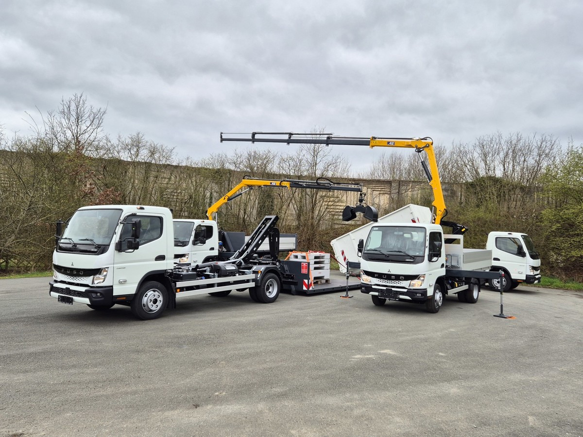 Нов Камион со кука за подигање FUSO FUSO 9C18 40km/h City Abrollkipper WLF Swiss CH: слика 19