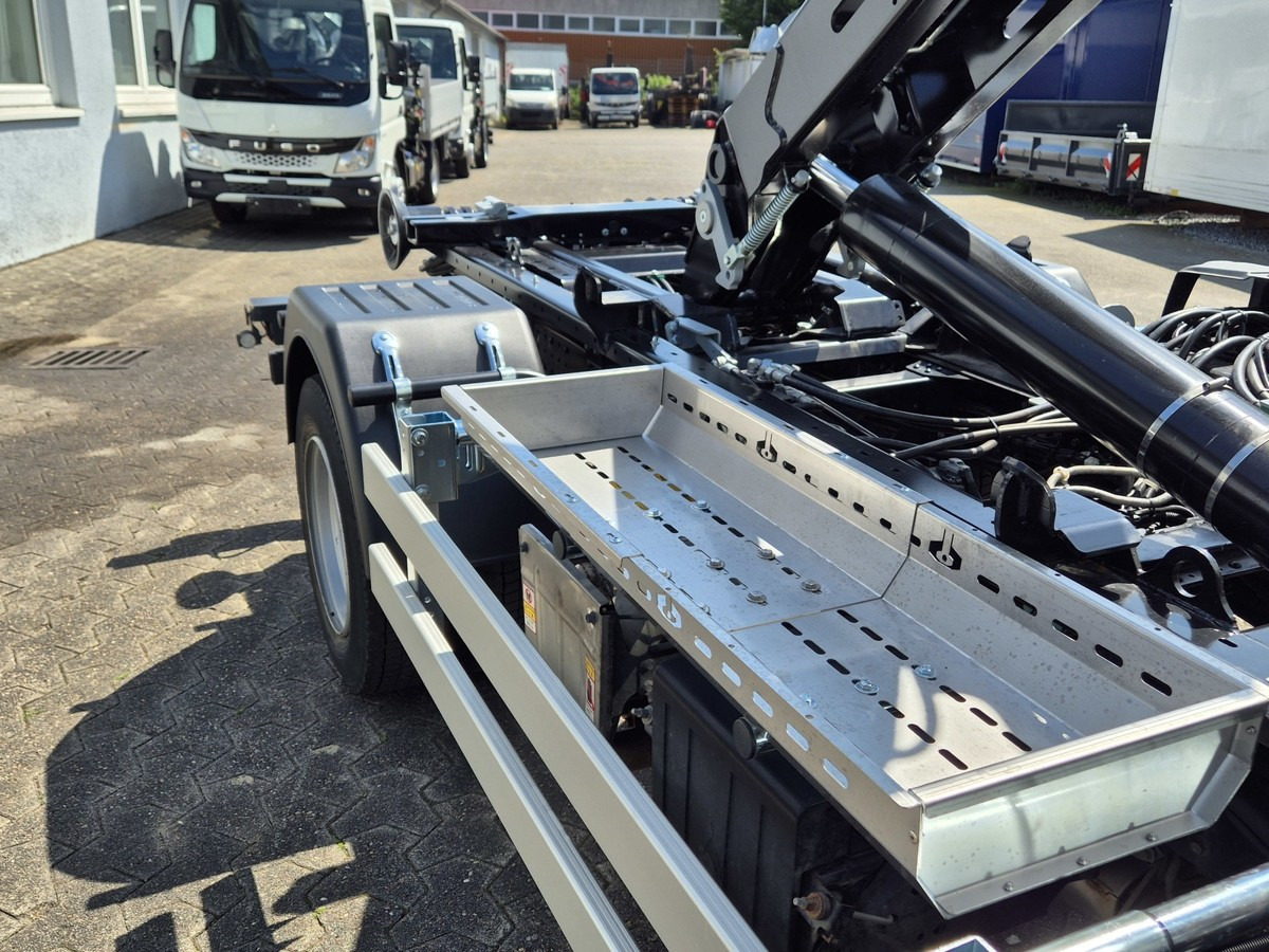 FUSO Fuso Canter 7C18 City Abrollkipper AHK Hooklift - Камион со кука за подигање: слика 5 FUSO Fuso Canter 7C18 City Abrollkipper AHK Hooklift - Камион со кука за подигање: слика 5