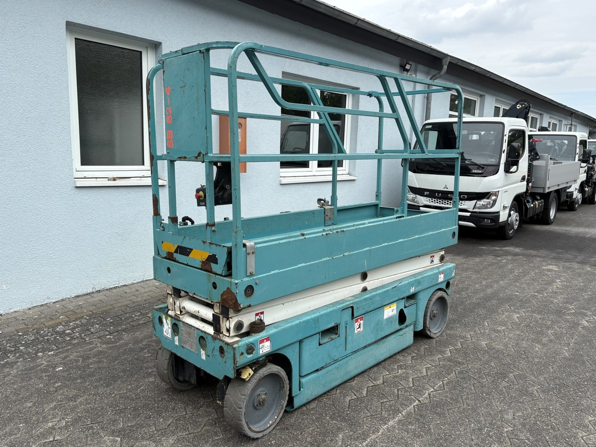 GENIE Haulotte Compact 8 baugleich GS 2032 sofort verf - Кревач ножица: слика 1 GENIE Haulotte Compact 8 baugleich GS 2032 sofort verf - Кревач ножица: слика 1