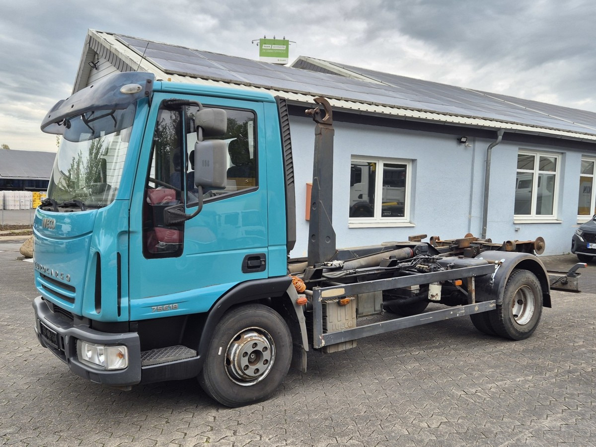 IVECO EuroCargo 75E18 Abrollkipper 1570 - Камион со кука за подигање: слика 1 IVECO EuroCargo 75E18 Abrollkipper 1570 - Камион со кука за подигање: слика 1