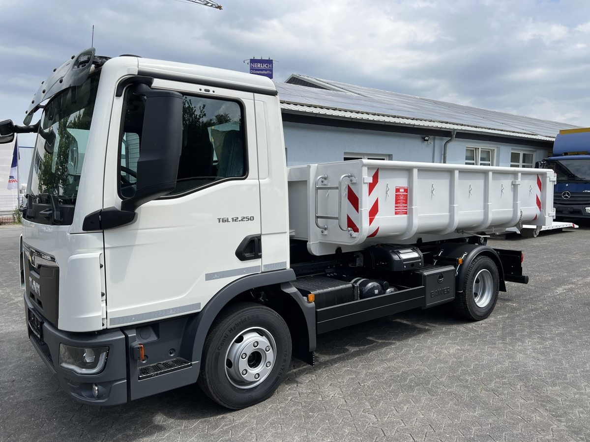 MAN TGL 12.250 BL NEU City Abrollkipper Tipmatik - Камион со кука за подигање: слика 4 MAN TGL 12.250 BL NEU City Abrollkipper Tipmatik - Камион со кука за подигање: слика 4