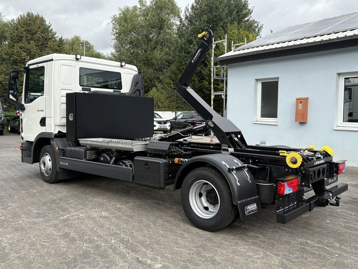 MAN TGL 8.160 BL City Abollkipper Schaltgetriebe - Камион со кука за подигање: слика 3 MAN TGL 8.160 BL City Abollkipper Schaltgetriebe - Камион со кука за подигање: слика 3