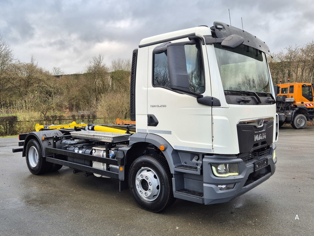 MAN TGM 15.290 BL Abrollkipper PowerMatic Standheiz. - Камион со кука за подигање: слика 2 MAN TGM 15.290 BL Abrollkipper PowerMatic Standheiz. - Камион со кука за подигање: слика 2