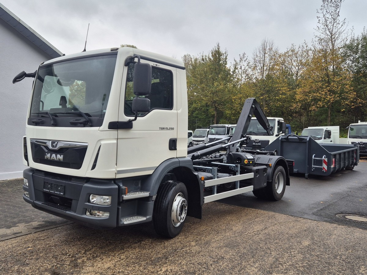 MAN TGM 15.290 BL Aut. Abrollkipper AHK - Камион со кука за подигање: слика 4 MAN TGM 15.290 BL Aut. Abrollkipper AHK - Камион со кука за подигање: слика 4