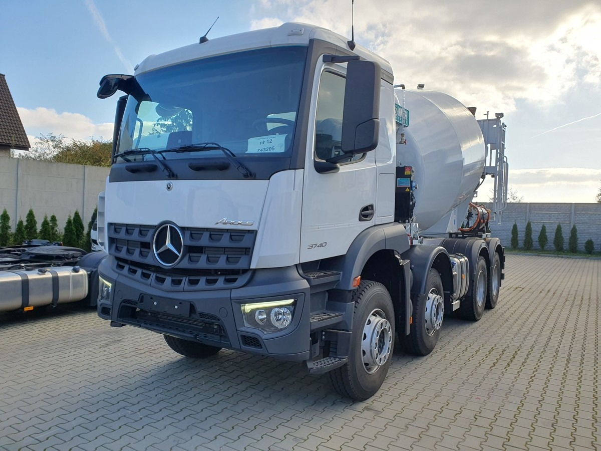 MERCEDES-BENZ Arocs 3740 8x4 Betonmischer IMER ORU LT105 H 10m - Камион миксер за бетон: слика 1 MERCEDES-BENZ Arocs 3740 8x4 Betonmischer IMER ORU LT105 H 10m - Камион миксер за бетон: слика 1