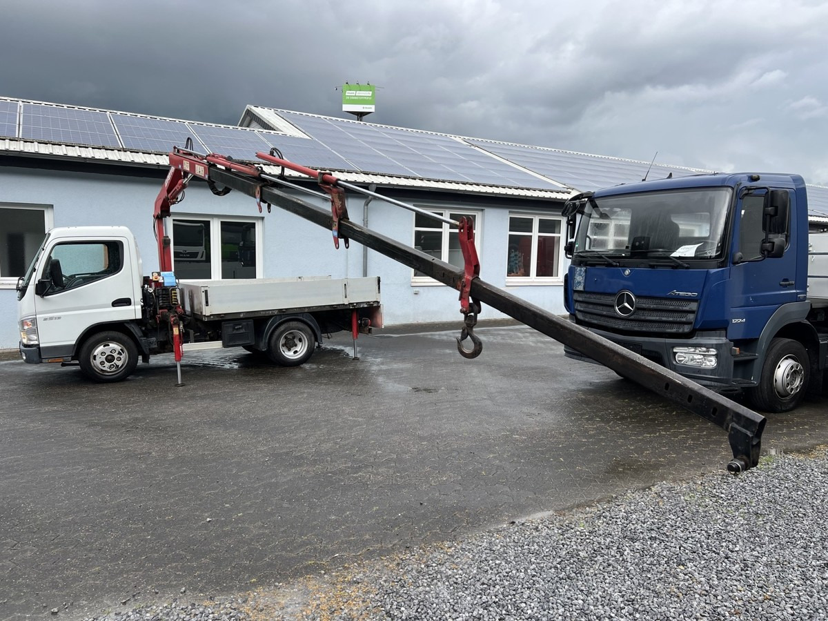 MITSUBISHI Canter 5S13 m. Ladekran Ferrari 530 3xhydr1xmech - Камион со кука за подигање, Камион со кран: слика 4 MITSUBISHI Canter 5S13 m. Ladekran Ferrari 530 3xhydr1xmech - Камион со кука за подигање, Камион со кран: слика 4