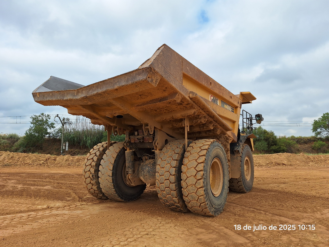 KOMATSU HD605 7-EO - Голем истоварувач/ Камион за камења: слика 3 KOMATSU HD605 7-EO - Голем истоварувач/ Камион за камења: слика 3
