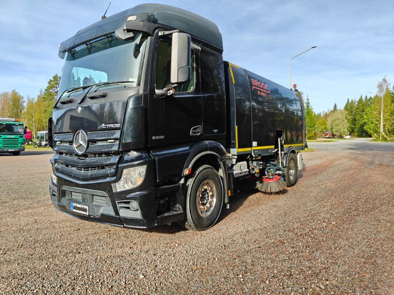 Brock SL280/2 MB Actros 1833 - Возило за метење: слика 2 Brock SL280/2 MB Actros 1833 - Возило за метење: слика 2
