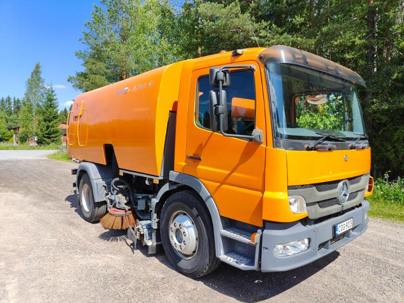 Bucher Cityfant 60 MB Atego - Возило за метење: слика 1 Bucher Cityfant 60 MB Atego - Возило за метење: слика 1