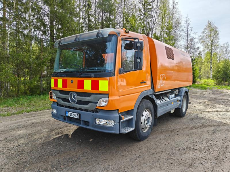 Bucher Cityfant 60 MB Atego - Возило за метење: слика 2 Bucher Cityfant 60 MB Atego - Возило за метење: слика 2