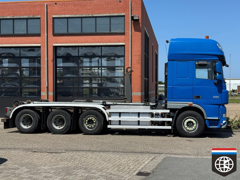 DAF XF 105.460 8X2/4 - 30t hooklift - CLEAN HOLLAND TRUCK - Камион со кука за подигање: слика 4 DAF XF 105.460 8X2/4 - 30t hooklift - CLEAN HOLLAND TRUCK - Камион со кука за подигање: слика 4