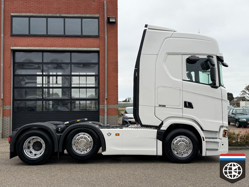 Scania 590 S 6X2/4 - Full air - Retarder PTO - SLIDE fifth wheel - King of the Road - Камион влекач: слика 2 Scania 590 S 6X2/4 - Full air - Retarder PTO - SLIDE fifth wheel - King of the Road - Камион влекач: слика 2