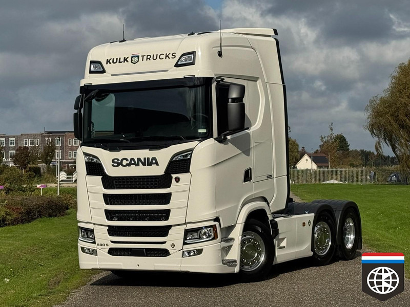 Scania 590 S 6X2/4 - Full air - Retarder PTO - SLIDE fifth wheel - King of the Road - Камион влекач: слика 1 Scania 590 S 6X2/4 - Full air - Retarder PTO - SLIDE fifth wheel - King of the Road - Камион влекач: слика 1
