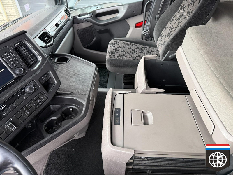 Камион влекач Scania R 580 RETARDER / 2 X TANK / 4 UNITS AVAILABLE: слика 12