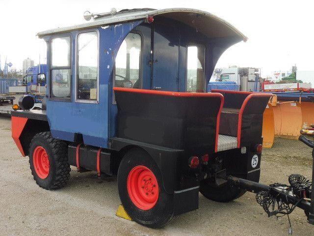 Cordes Zugmaschine (Lokomotive) Personenanhänger - Патнички вагон автобус: слика 2 Cordes Zugmaschine (Lokomotive) Personenanhänger - Патнички вагон автобус: слика 2