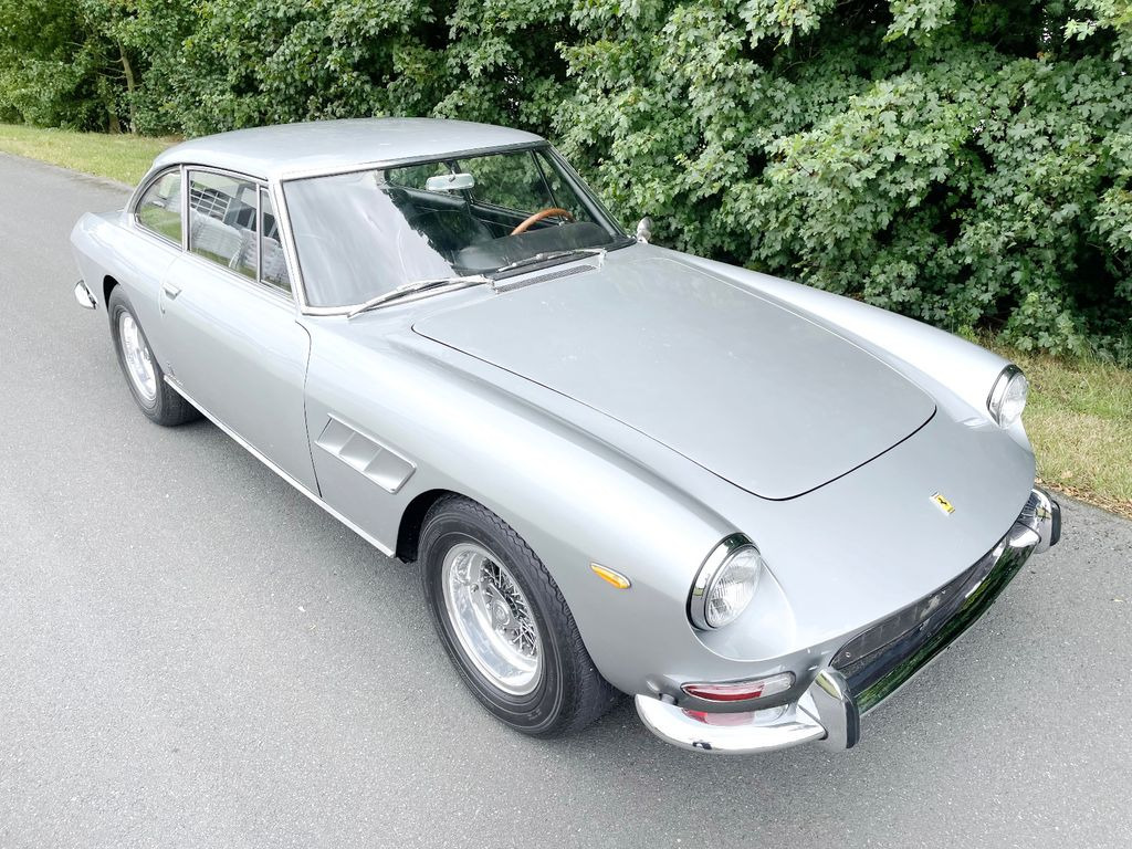 Ferrari 330 GT Coupe 2+2/TÜV neu/H-Zulassung - Автомобил: слика 4 Ferrari 330 GT Coupe 2+2/TÜV neu/H-Zulassung - Автомобил: слика 4