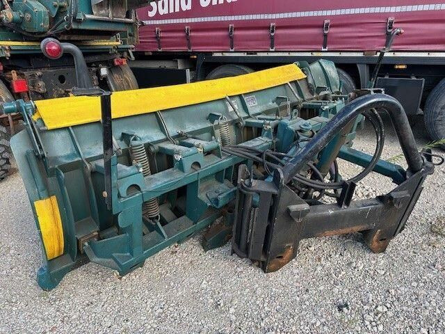 Unimog U 1400 4x4,Winterdienst,Schneeschild,Salzstreuer - Градежна машина: слика 4 Unimog U 1400 4x4,Winterdienst,Schneeschild,Salzstreuer - Градежна машина: слика 4