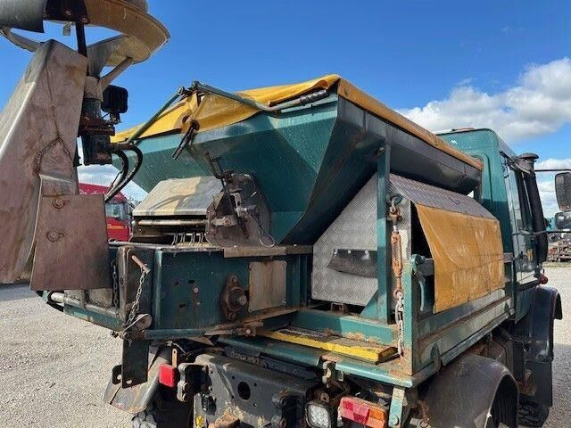 Unimog U 1400 4x4,Winterdienst,Schneeschild,Salzstreuer - Градежна машина: слика 2 Unimog U 1400 4x4,Winterdienst,Schneeschild,Salzstreuer - Градежна машина: слика 2