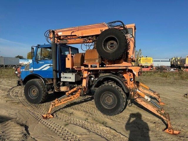 Unimog U 1450 4x4, Zug & Bergwinde, Kran, Greifer, AH - Градежна машина: слика 5 Unimog U 1450 4x4, Zug & Bergwinde, Kran, Greifer, AH - Градежна машина: слика 5