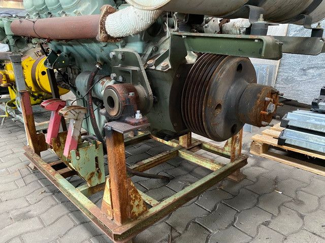 Mercedes-Benz OM 422 Motor, V8, 8 Zylinder, 10x am Lager - Камион влекач: слика 3 Mercedes-Benz OM 422 Motor, V8, 8 Zylinder, 10x am Lager - Камион влекач: слика 3