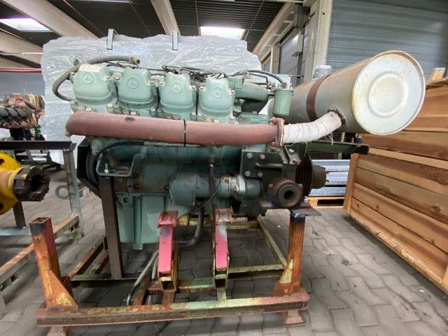 Mercedes-Benz OM 422 Motor, V8, 8 Zylinder, 10x am Lager - Камион влекач: слика 4 Mercedes-Benz OM 422 Motor, V8, 8 Zylinder, 10x am Lager - Камион влекач: слика 4
