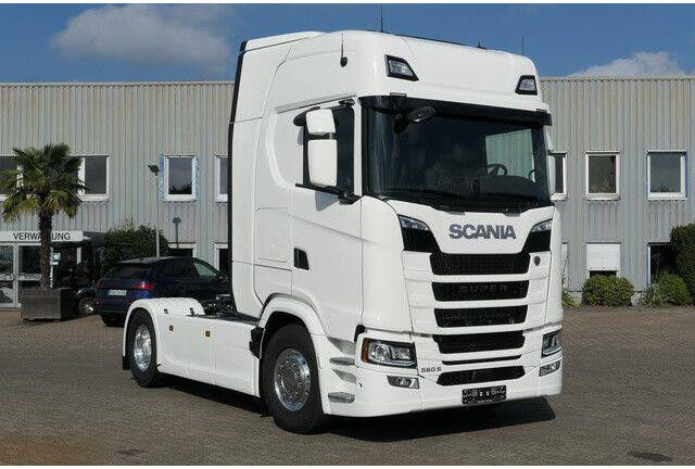 Scania S 560 R Super Highline, Retarder, Voll-Luft - Камион влекач: слика 4 Scania S 560 R Super Highline, Retarder, Voll-Luft - Камион влекач: слика 4