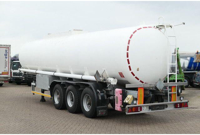 Kässbohrer STH 34/10-24/Tank 34.000 ltr./Unterbefüll./Pumpe - Полуприколка цистерна: слика 3 Kässbohrer STH 34/10-24/Tank 34.000 ltr./Unterbefüll./Pumpe - Полуприколка цистерна: слика 3