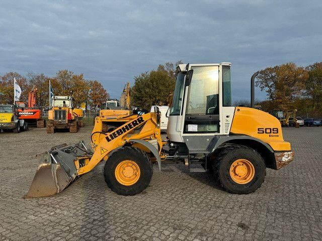 Liebherr L 509, 4+1 Schaufel, 3. Steuerkreis, Gabel - Натоварувач на тркала: слика 3 Liebherr L 509, 4+1 Schaufel, 3. Steuerkreis, Gabel - Натоварувач на тркала: слика 3