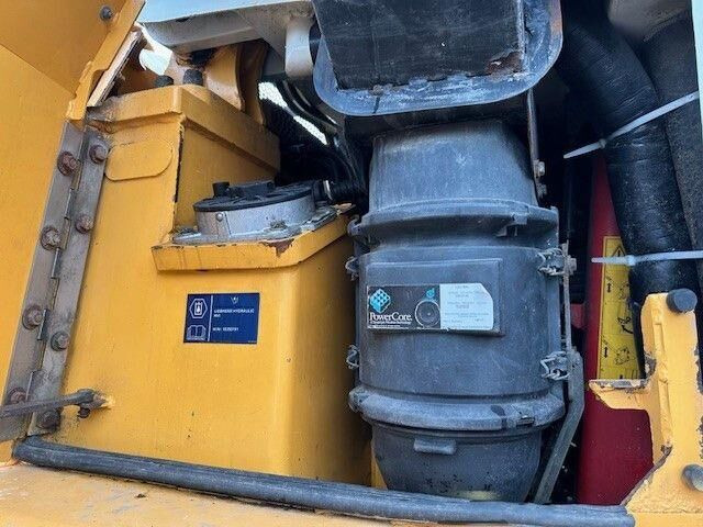 Liebherr LR 636, Laderaupe, 4+1 Schaufel, Klima, Kamera - Булдожер: слика 4 Liebherr LR 636, Laderaupe, 4+1 Schaufel, Klima, Kamera - Булдожер: слика 4