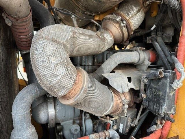 Liebherr LR 636, Laderaupe, 4+1 Schaufel, Klima, Kamera - Булдожер: слика 5 Liebherr LR 636, Laderaupe, 4+1 Schaufel, Klima, Kamera - Булдожер: слика 5