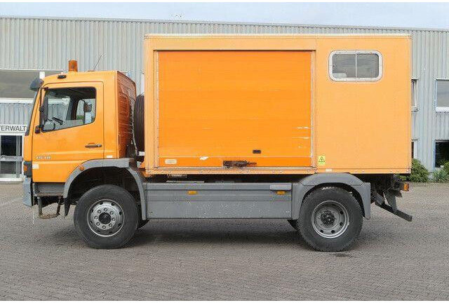 Mercedes-Benz 1518 A Atego 4X4, Klima, AHK, Allrad, Rolltor - Камион сандучар: слика 2 Mercedes-Benz 1518 A Atego 4X4, Klima, AHK, Allrad, Rolltor - Камион сандучар: слика 2