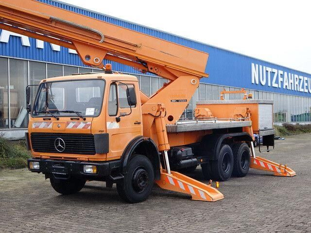 Mercedes-Benz 2222 6x4, Ruthmann, 28m. 3. Sitz - Дигачка зглобна платформа: слика 2 Mercedes-Benz 2222 6x4, Ruthmann, 28m. 3. Sitz - Дигачка зглобна платформа: слика 2