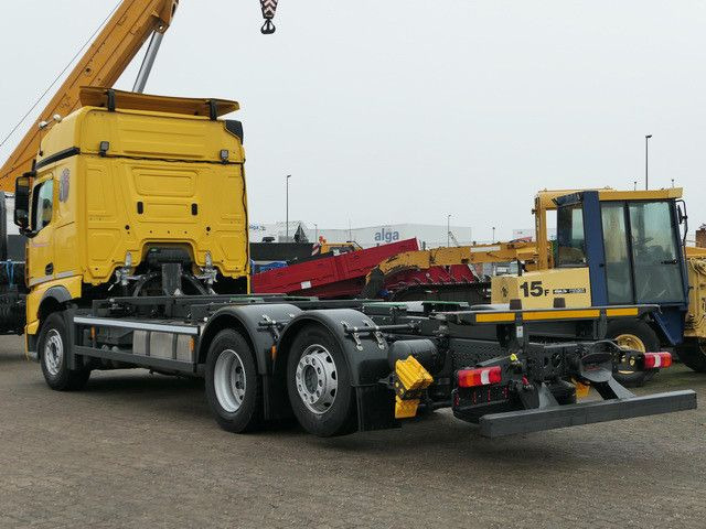 Mercedes-Benz 2546 L 6x2, MP4, 2x Schlafliege, Bullfänger, AC - Транспортер на контејнер/ Камион со променливо тело: слика 4 Mercedes-Benz 2546 L 6x2, MP4, 2x Schlafliege, Bullfänger, AC - Транспортер на контејнер/ Камион со променливо тело: слика 4