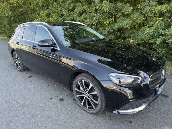 Mercedes-Benz E 300 de/AHK/Scheckheft/Winterräder - Караван: слика 3 Mercedes-Benz E 300 de/AHK/Scheckheft/Winterräder - Караван: слика 3